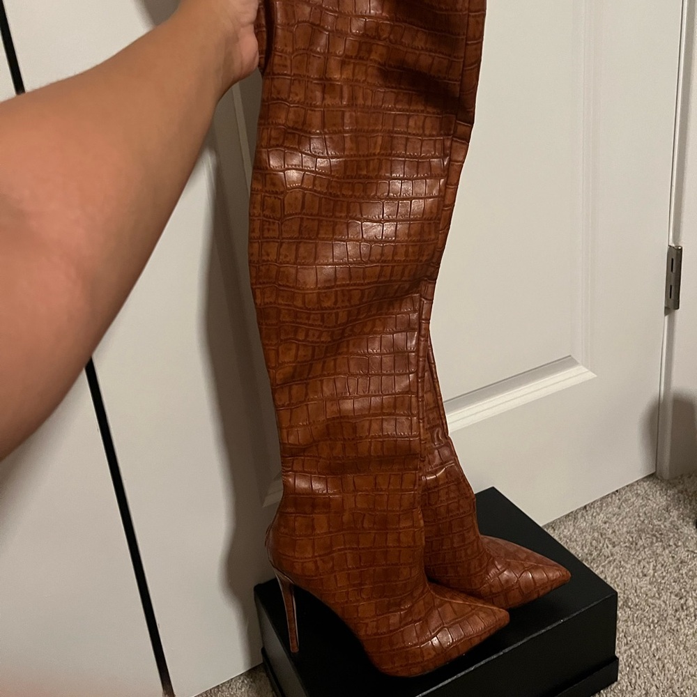 Thigh high Croc es Bossed size 8 - Picture 6 of 6